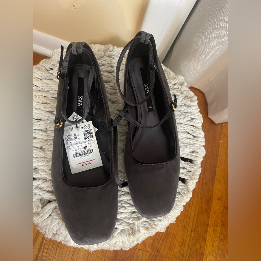 Zara Women's Black Ballet Flats